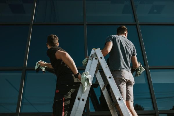 vinduespudsning esbjerg - vinduespudser erhverv kontor stige vinduesvask